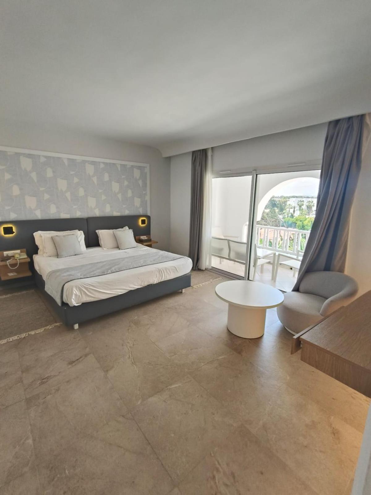 Standard Triple Room with Sea View